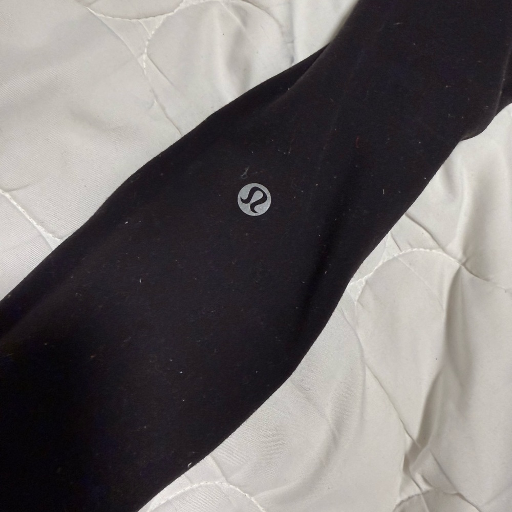 Lululemon Black and Magenta reversible Leggings